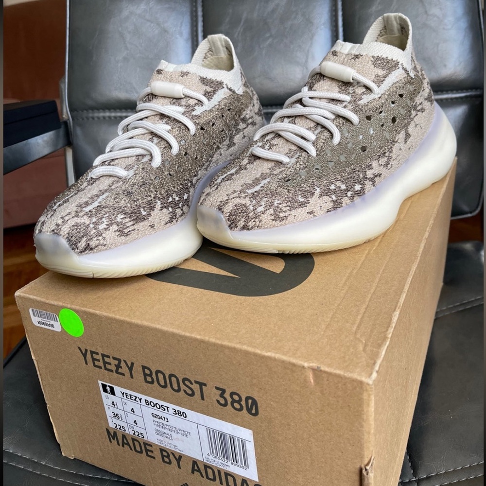 Adidas Yeezy Boost 350 Pyrite